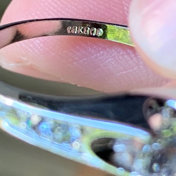 SUSPENDED SOLITAIRE RING - Picture 7 of 8